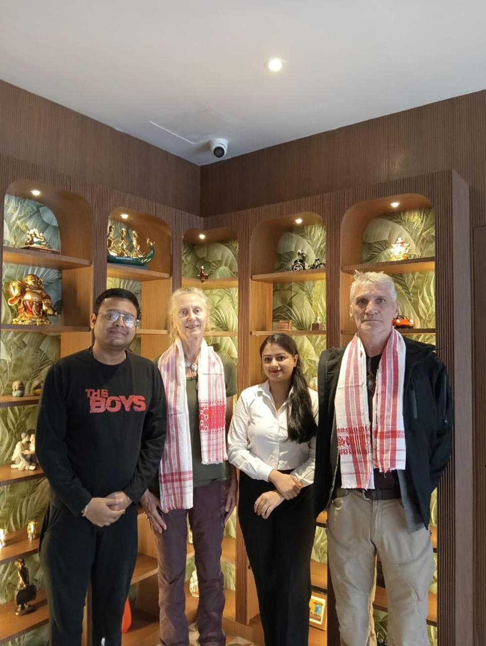 Hotel The Dibrugarh Address Esterno foto