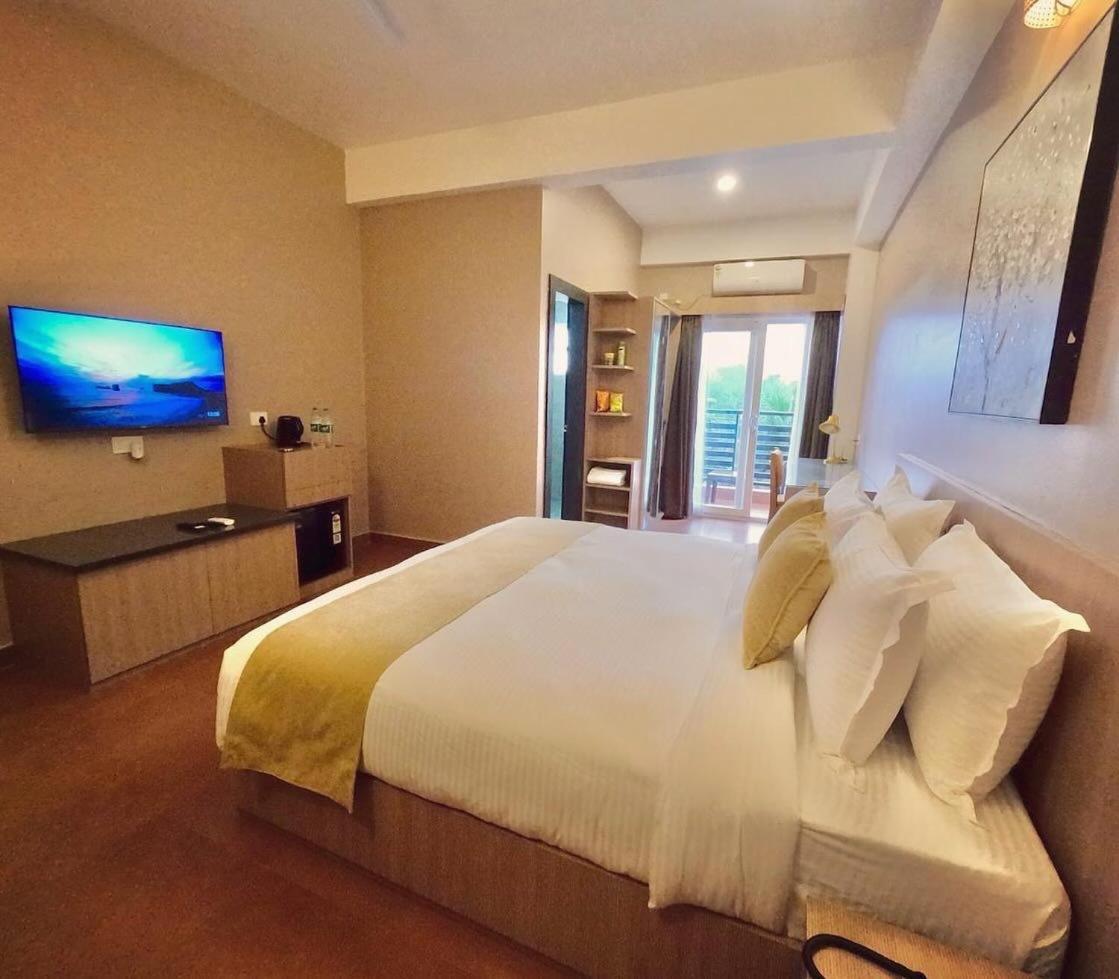 Hotel The Dibrugarh Address Esterno foto
