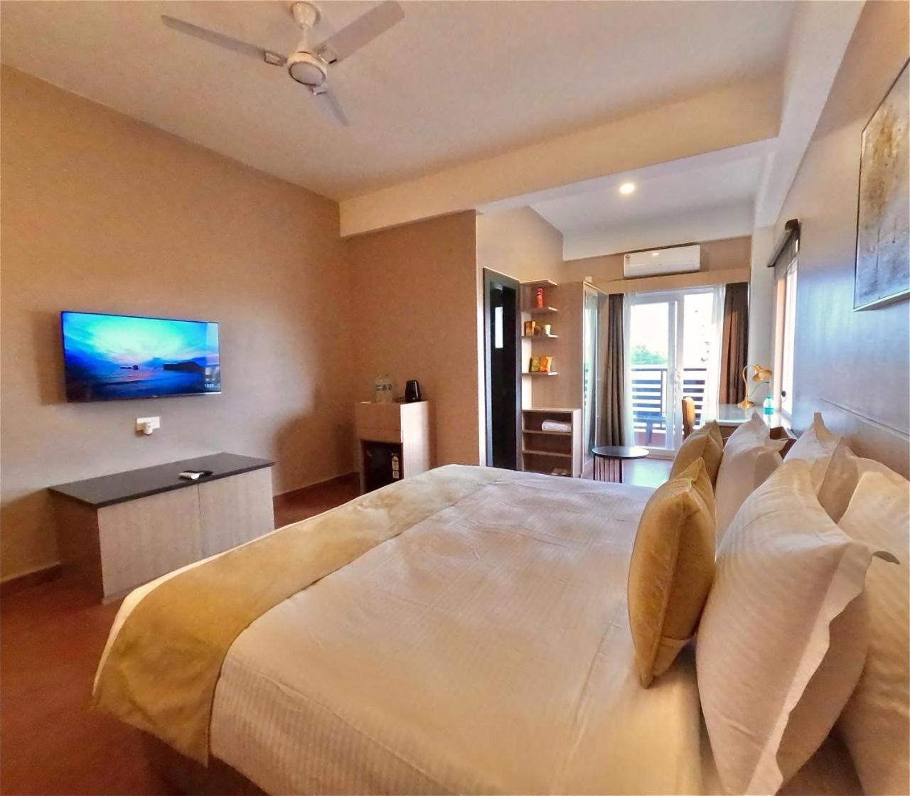 Hotel The Dibrugarh Address Esterno foto