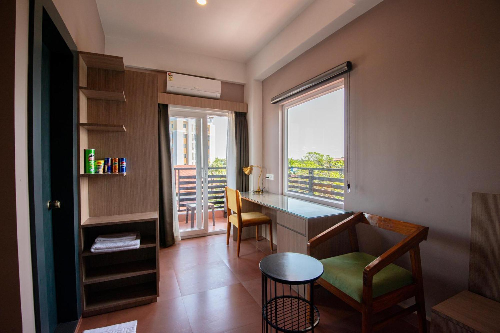 Hotel The Dibrugarh Address Esterno foto